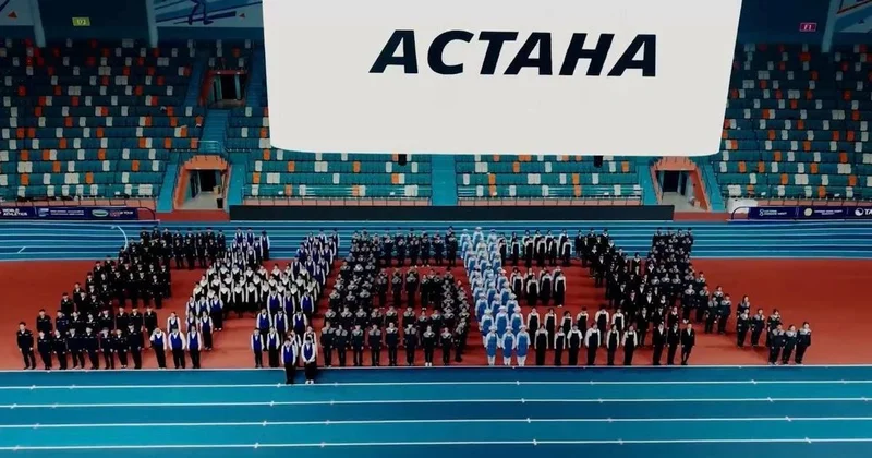 Более двух тысяч студентов столичных колледжей приняли участие во флешмобе в честь завершения Года рабочих профессий