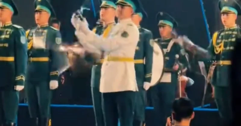 Рота военнослужащих Казахстана исполнила музыку Скриптонита (ВИДЕО)