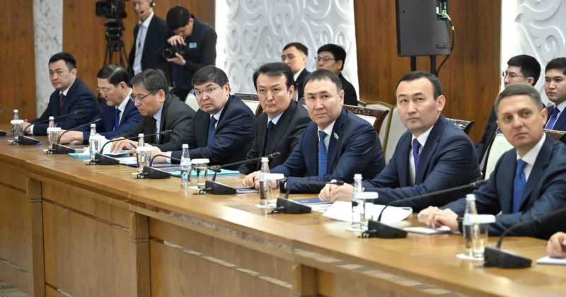 Президент: Гражданам нужны не красивые отчеты, а реальные дела