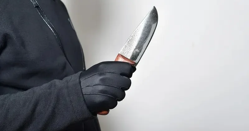 Алматыда оқытушыға пышақ ала жүгірген студент: тың мәліметтер белгілі болды