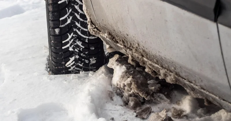 Тело пенсионера найдено в занесенном снегом автомобиле в Карагандинской области