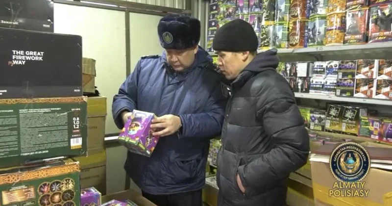 Полтонны пиротехники изъяла полиция Алматы у продавцов (видео)