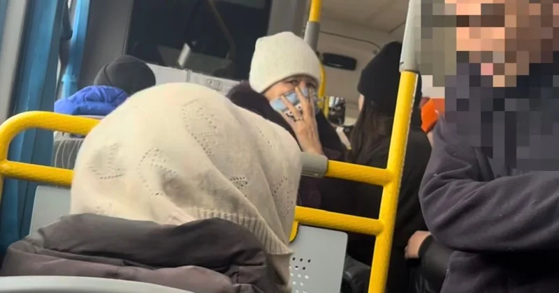 Пожилую женщину выгнали из автобуса в Алматы из за неприятного запаха (видео)