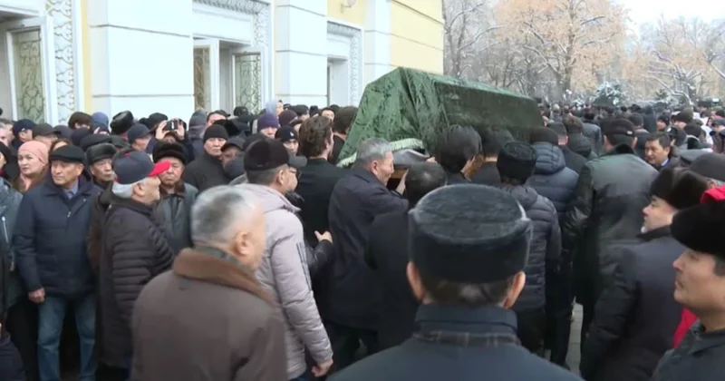 Кино өнерінің аңызы Асанәлі Әшімовпен қоштасу рәсімі өтті