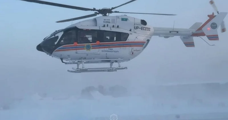 Вертолет МЧС отправили за новорожденным в Кызылординской области