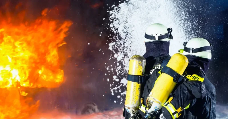 Взрывы и пожар разрушили дом престарелых в США