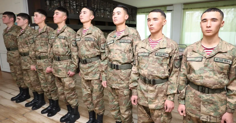 Четыре пары братьев близнецов проходят срочную службу в Таразе (ВИДЕО)