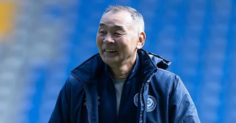 В Казахстанской федерации футбола высказались о главном тренере сборной