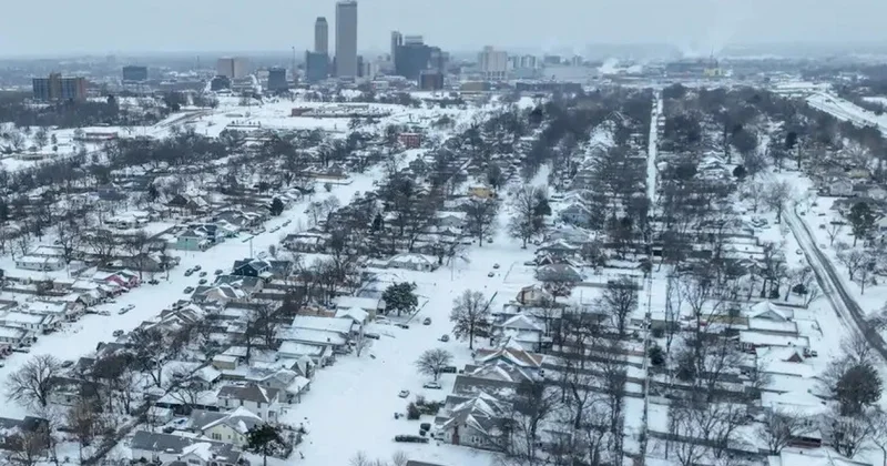 Американы ақтүтек боран басты: 139 мың адам жарықсыз қалып, адам шығыны тіркелді