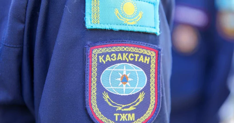 Құтқарушылар Алматы тауларында аяғын сындырып алған 59 жастағы альпинисті эвакуациялады