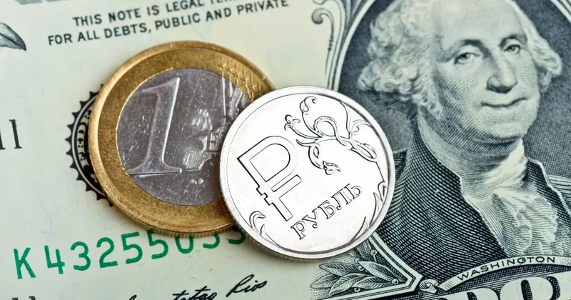 Сколько стоят доллар, евро и рубль в обменниках Казахстана 25 января