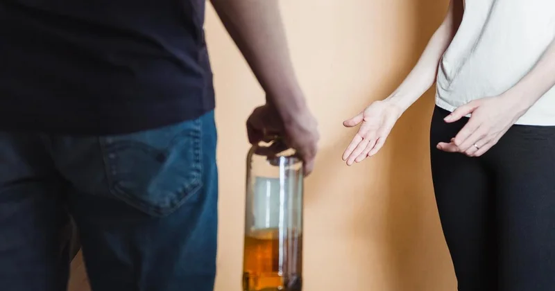 Ответственность родителей за вредные привычки детей: казахстанцев призвали не искажать информацию