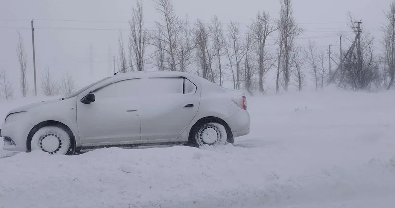 Ряд автотрасс закрыли в Казахстане