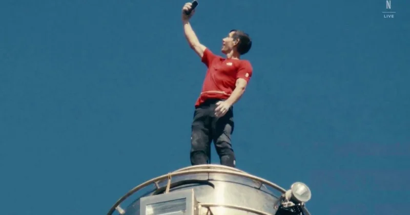 508 метров без страховки: американец поднялся на Тайбэй 101