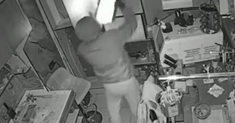 Золото на миллионы вынесли из ювелирной мастерской на юге Казахстана (видео)