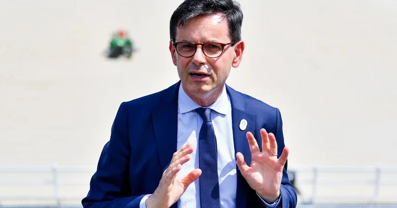 Скандальное ограбление Лувра: назначен новый директор музея