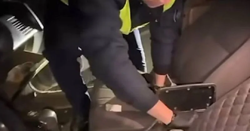 Обыск автомобиля с загадочными свертками сняли на видео в Алматы