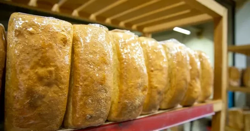 ШҚО да тергеу изоляторына смартфонды бөлке нанның ішіне жасырып өткізбек болған