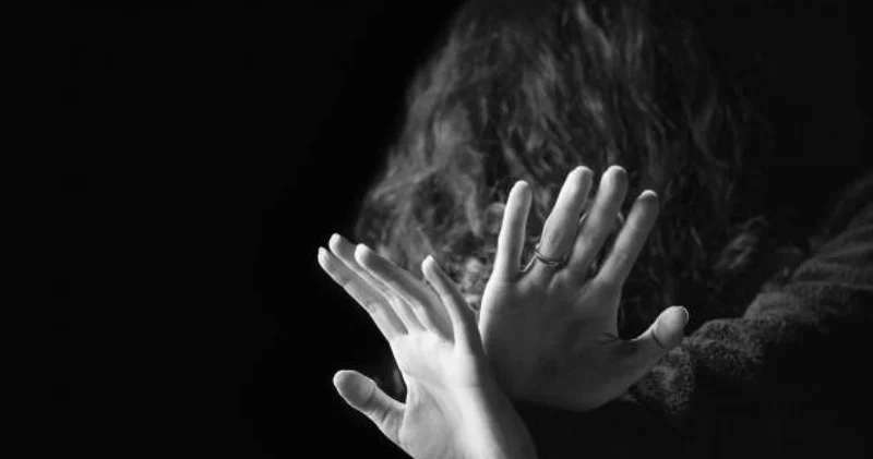 Алматыда 13 жастағы қызды әкесінің досы зорлап, АИТВ инфекциясын жұқтырған