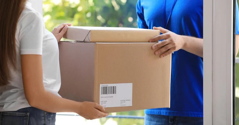 Требования ужесточат к агрегаторам доставки после заявлений алматинки о приставаниях курьера