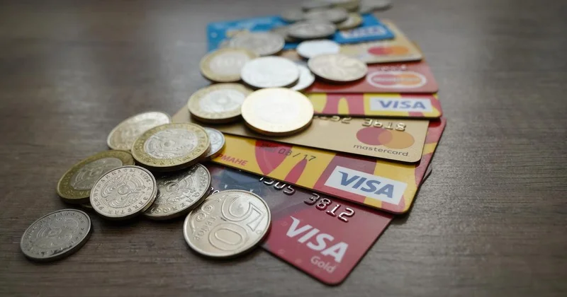 В погоне за выгодой: как сменить банк для получения зарплаты в Казахстане