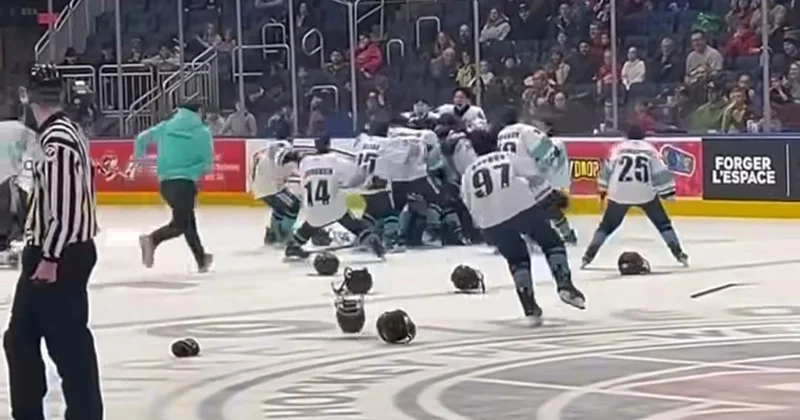 Канадада жеңіске жеткен қазақстандық жас хоккейшілер елге оралды