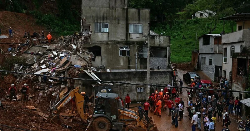30 человек погибли, дома смыло: наводнение и оползни обрушились на Бразилию (фото, видео)