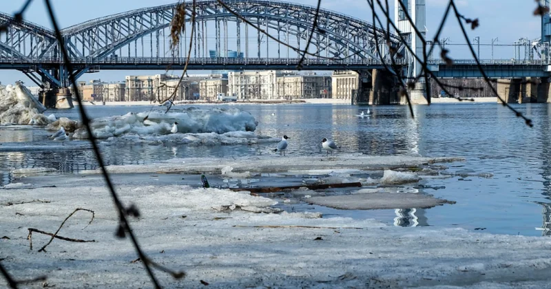 Сильный ветер и гололедица ожидаются в регионах Казахстана