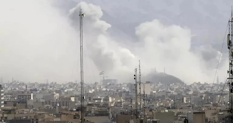 Иранда 28 ақпаннан бері 240 тан астам оқушы мен мұғалім қаза тапты