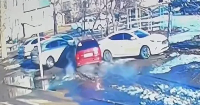 Казахстанец дал своей жене сесть за руль: поездка закончилась массовым ДТП (видео)