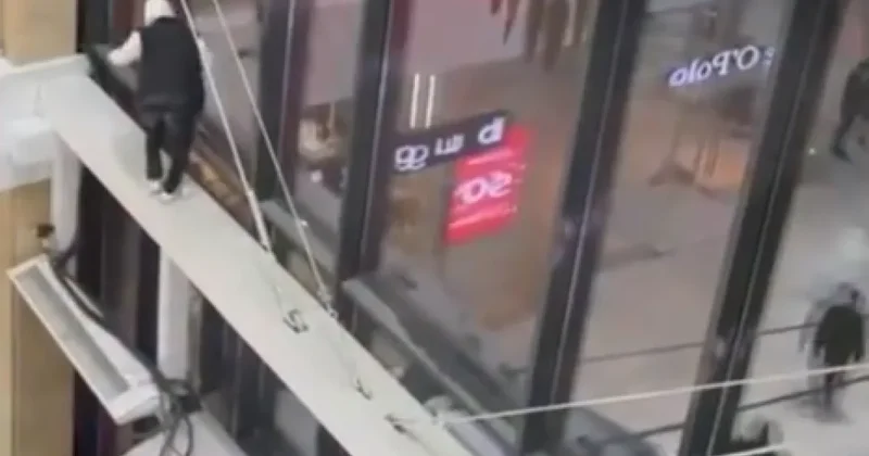 Подросток прыгнул с высоты в ТРЦ Атырау