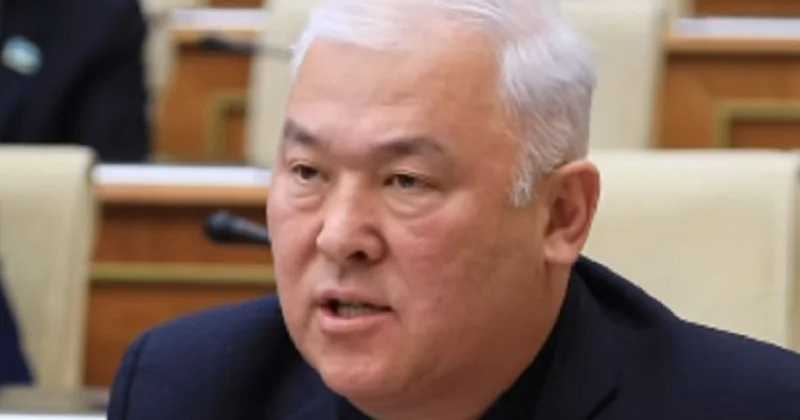 Рабовладельческие правила : депутат обрушился с критикой на Питера Фостера и Fly Arystan