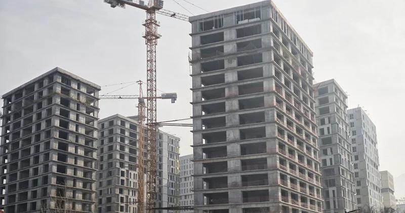 Квадрат дорожает быстрее зарплат