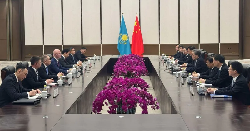 Роман Скляр Қытай парламенті төрағасымен инвестициялық және көлік саласындағы серіктестікті талқылады