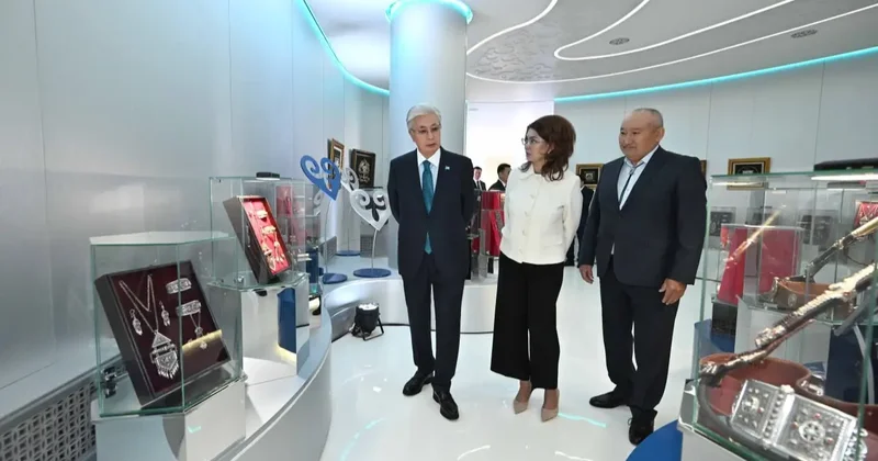 Точка притяжения: президент посетил офис Фонда развития креативных индустрий