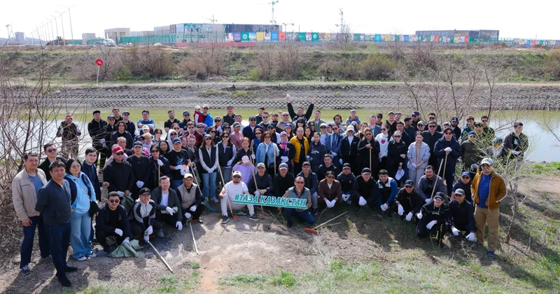 Таза Қазақстан : Президент Телерадиокешені ұжымы Астанада сенбілікке қатысты