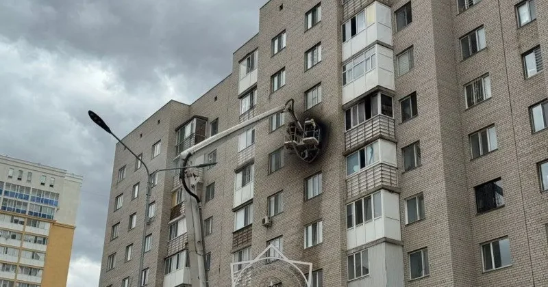Пожар в квартире десятиэтажного дома тушат в Астане, жильцов эвакуируют