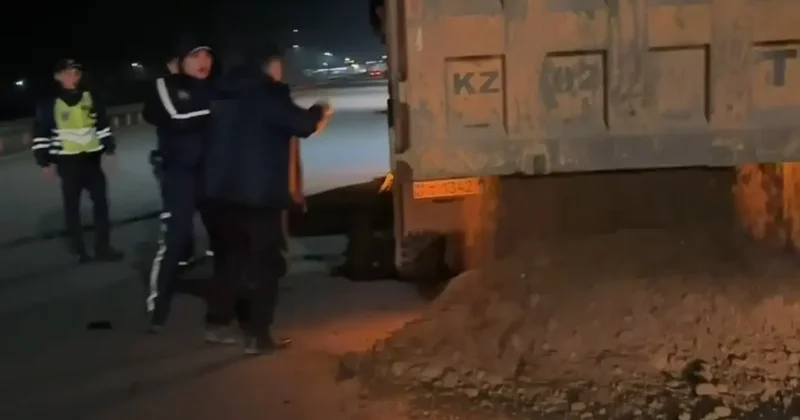 Выгрузили грунт на проезжую часть: водители получили аресты за перевес грузовиков в Астане