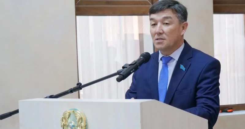 Қазіргі ақындардың дені белгілі бір қызметте жүр Бекарыс Шойбеков