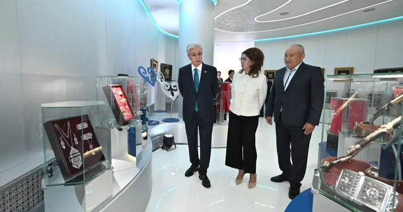 Президент Креативті индустрияны дамыту қорының кеңсесін аралап көрді