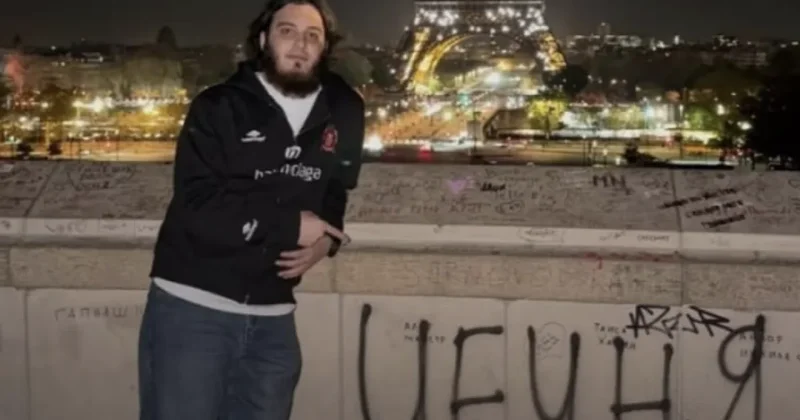 Полиция Парижа ищет автора граффити Дагестан , Чечня и Грузия у Эйфелевой башни