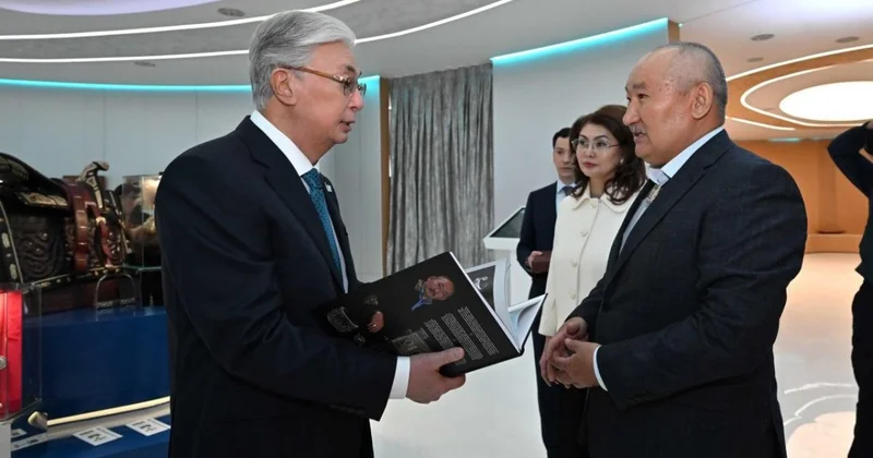 Юрта, мода и цифровое искусство: что увидел Токаев в новом креативном пространстве