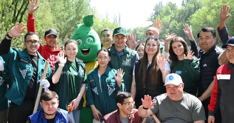 Алматы әкімі Дархан Сатыбалды жалпықалалық сенбілікке қатысты