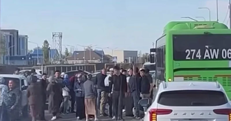 Атырауда мектеп оқушысын автобус қағып кетті