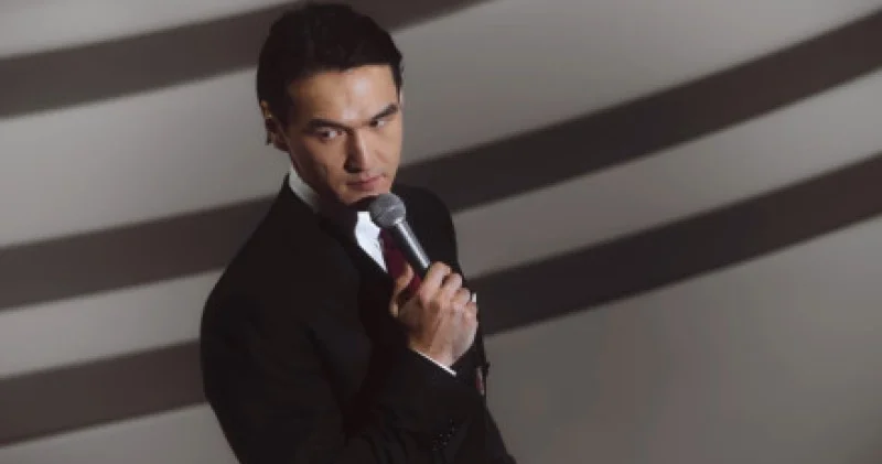 Стендап комик Нұрлан Сабуров Ресейдегі қарызын өтеді