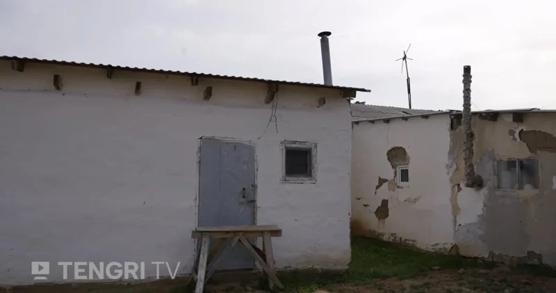 Атыраудағы отбасын аяусыз өлтіру: қарт ерлі зайыптылар қаза тапқан жерден түсірілген кадрлар