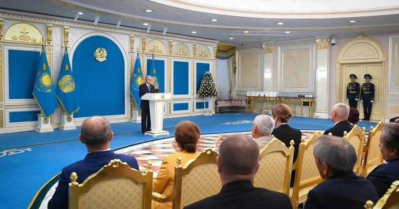 Тоқаев 106 жастағы диктор Зұлқия Жұматованы марапаттады: ол қазақ тіліндегі алғашқы эфирді жүргізген