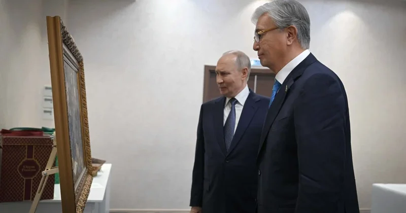 Какой подарок преподнёс Токаев Путину в Омске