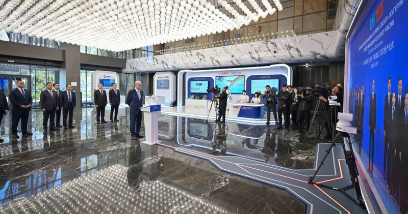 Қасым Жомарт Тоқаев жүгері өңдеу зауытын іске қосу рәсіміне қатысты