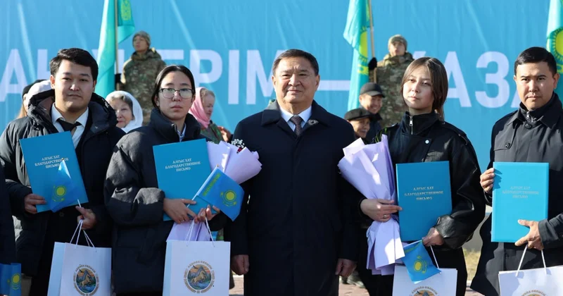 Республика күніне орай Көкшетаудың ең биік нүктесінде Мемлекеттік Ту көтерілді